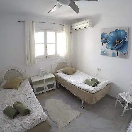 6 Beds In Nerja, Spain Апартаменты Нерха