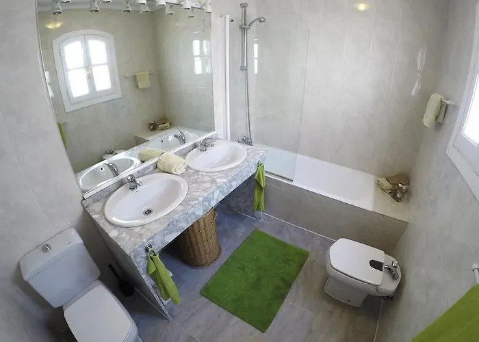 6 Beds In Nerja, Spain Lägenhet *