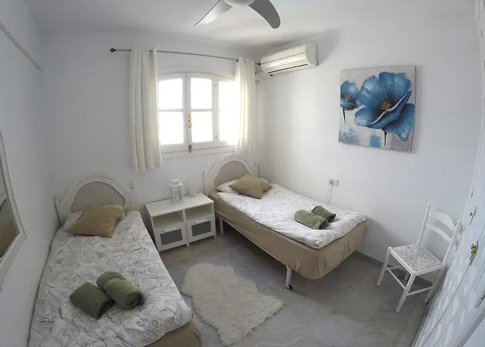 6 Beds In Nerja, Spain Lägenhet Nerja